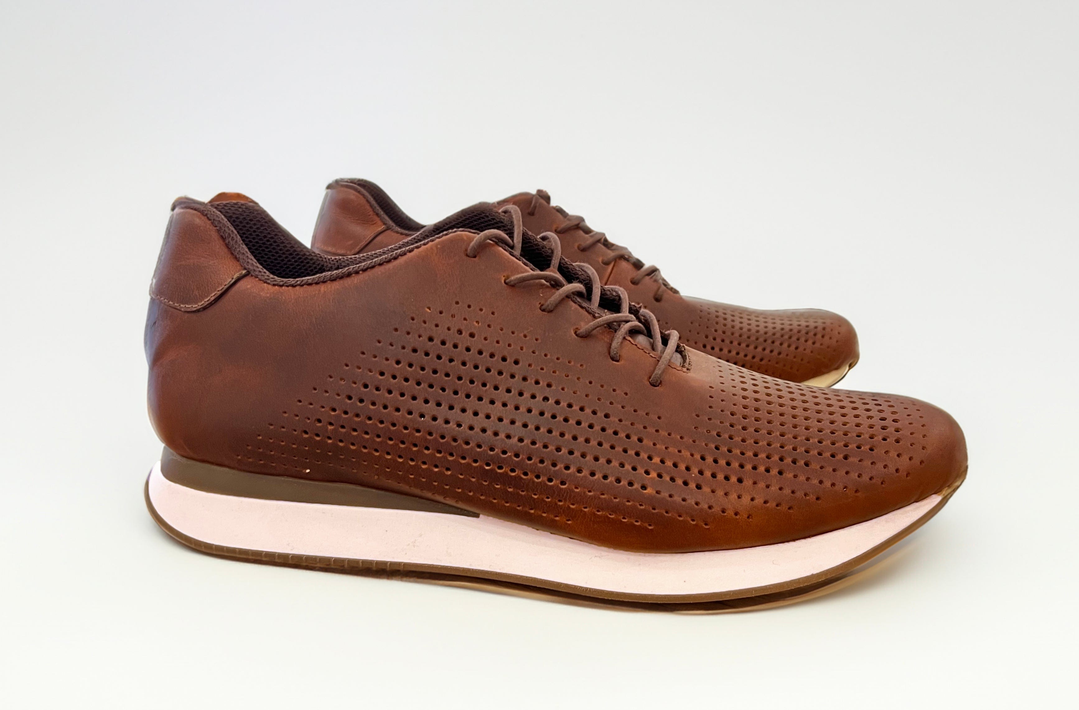 Zapato en cuero tipo tenis para hombre café rojizo